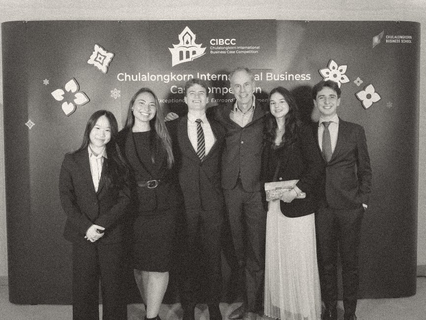Rebecca’s team at the Chulalongkorn International Business Case Competition